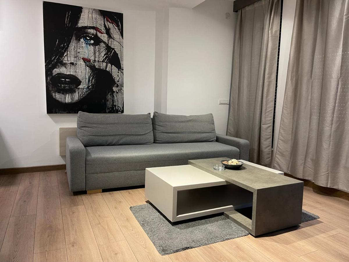 Empire Queen Apartments เบลเกรด ภายนอก รูปภาพ