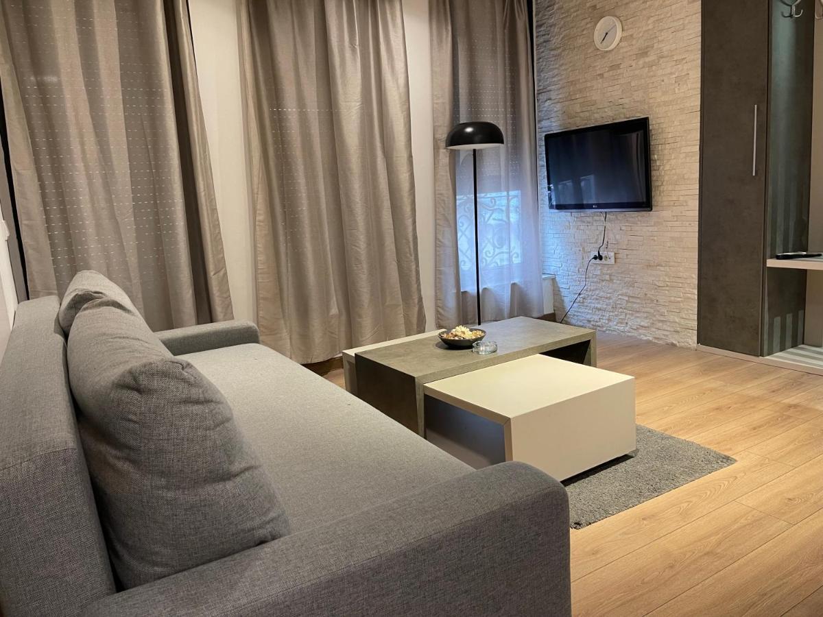 Empire Queen Apartments เบลเกรด ภายนอก รูปภาพ