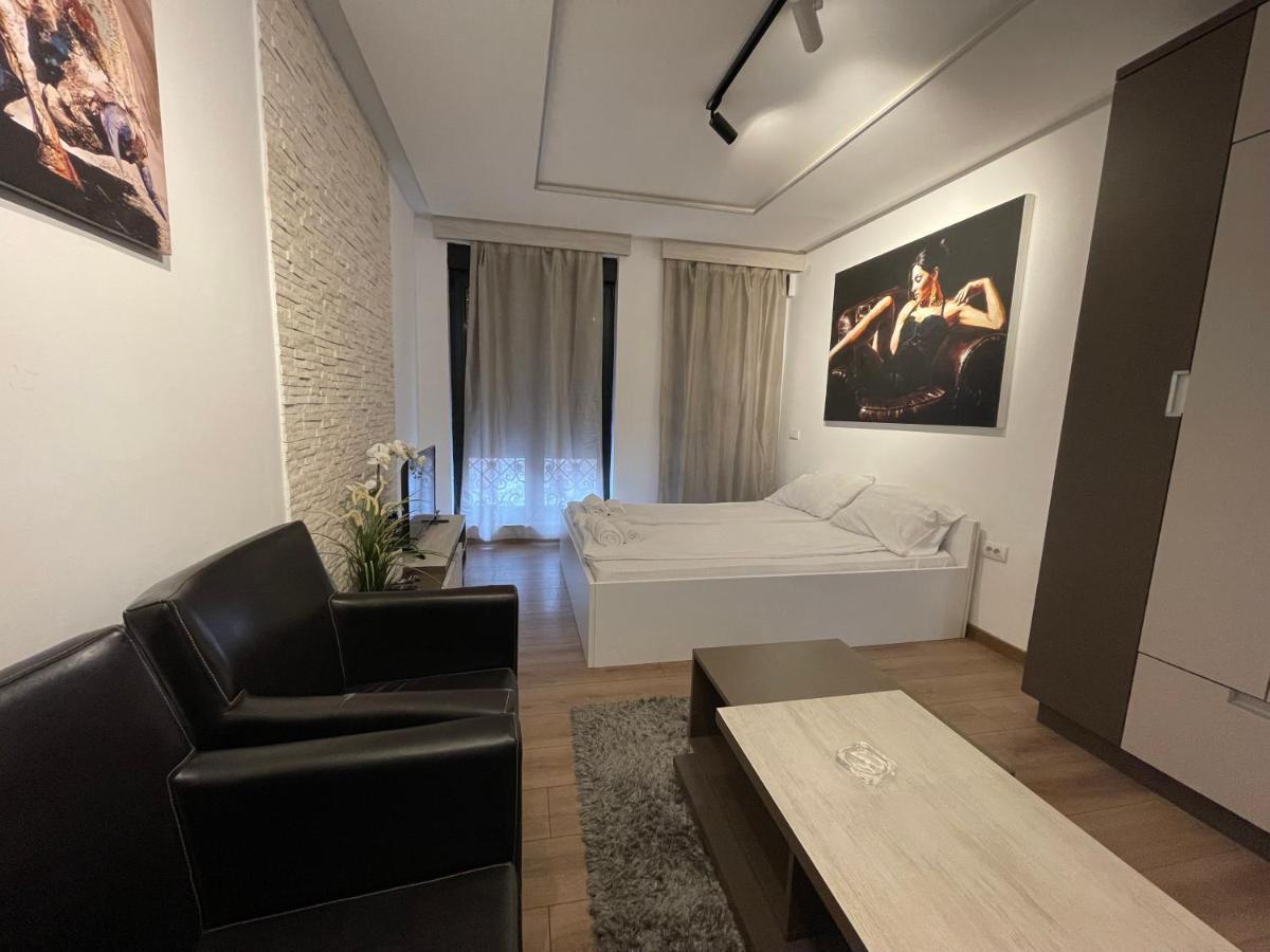 Empire Queen Apartments เบลเกรด ภายนอก รูปภาพ