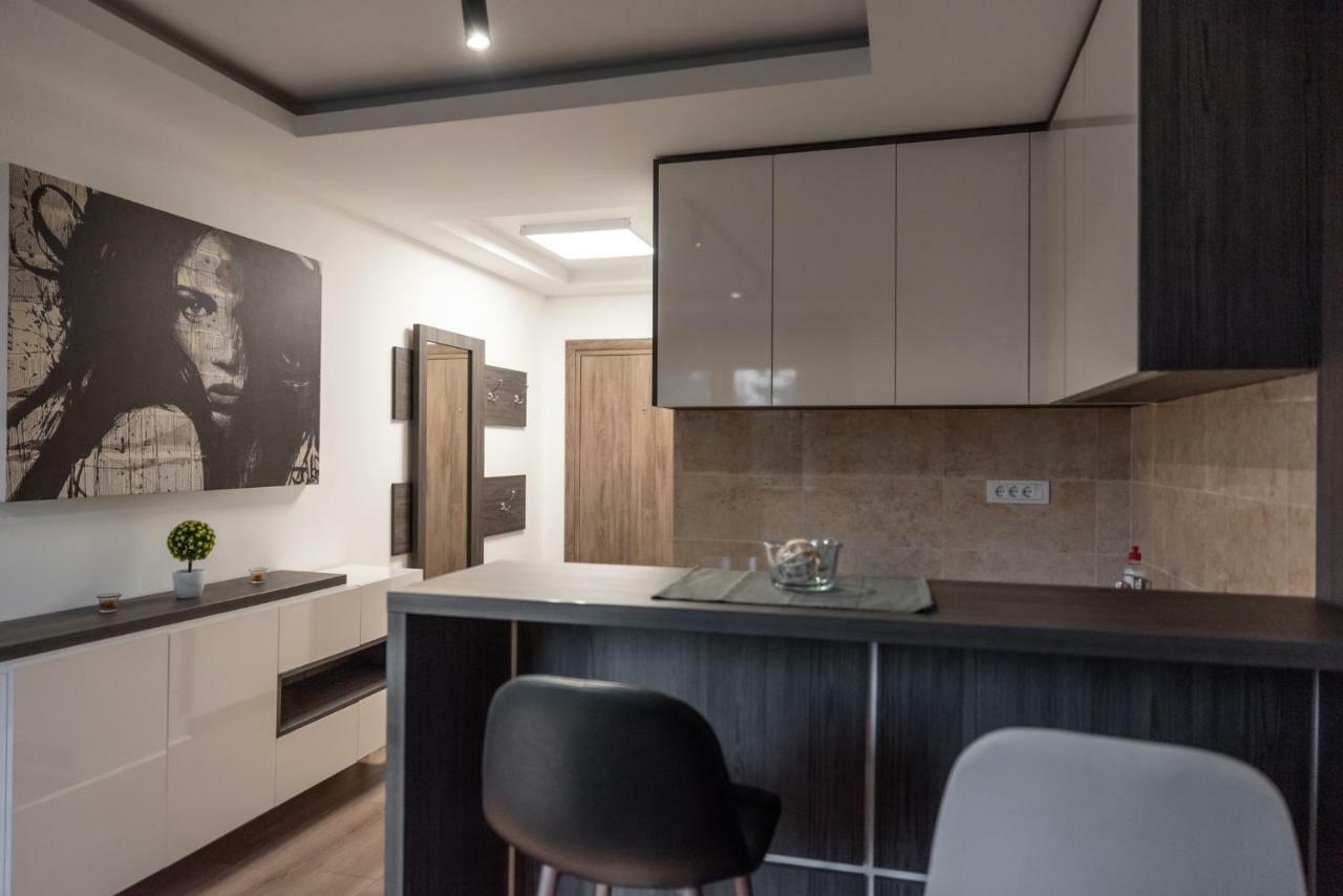 Empire Queen Apartments เบลเกรด ภายนอก รูปภาพ